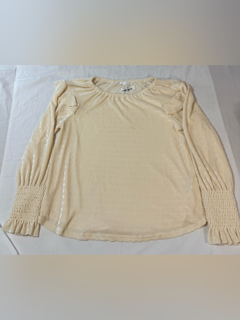 NWT Ces Femme Cream Textured Velvet Ruffle Sleeve Smocked Cuff Blouse Top SZ L